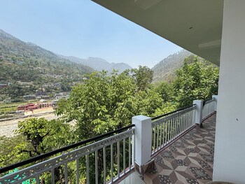 omji niwas shiv ganga