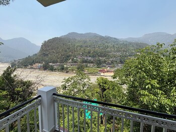 omji niwas shiv ganga