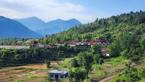 chardham resort guptakashi