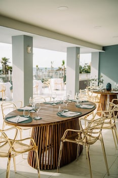 grand hotel le chateau