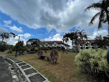 graceland resort tayabas quezon