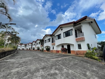 graceland resort tayabas quezon