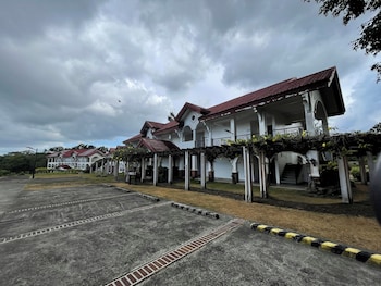 graceland resort tayabas quezon