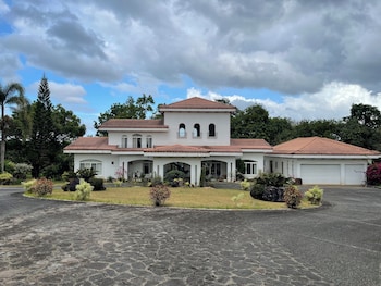 graceland resort tayabas quezon