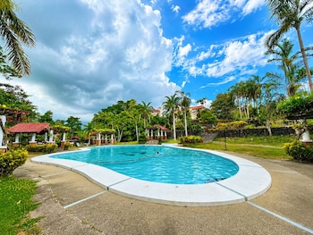 Graceland Resort Tayabas Quezon,,3 star