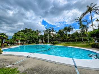 Graceland Resort Tayabas Quezon,,3 star