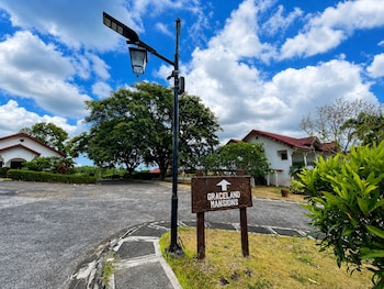 graceland resort tayabas quezon