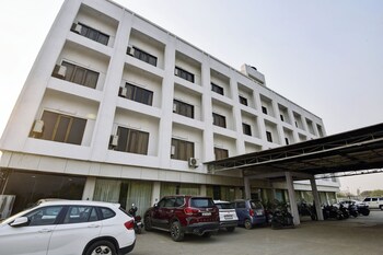 hotel devanshi and banquets by classy stay