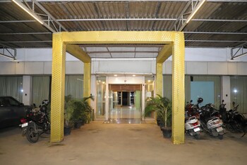 hotel devanshi and banquets by classy stay