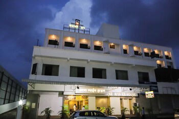 hotel devanshi and banquets by classy stay