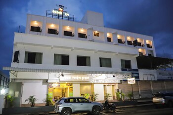 hotel devanshi and banquets by classy stay
