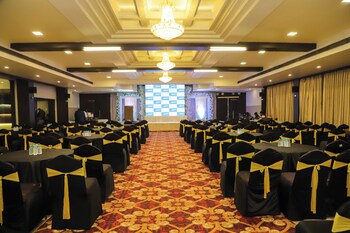 hotel devanshi and banquets by classy stay