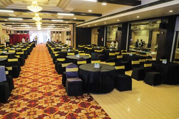 hotel devanshi and banquets by classy stay