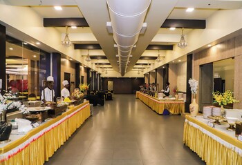 hotel devanshi and banquets by classy stay