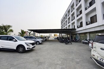 hotel devanshi and banquets by classy stay