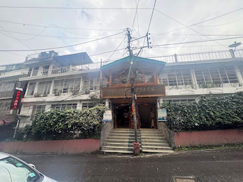 apsara near mall road