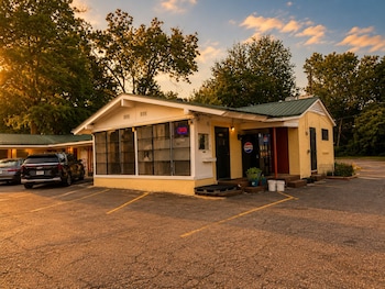 Sunrise Inn Cordele Ga Near I 75,,3 star