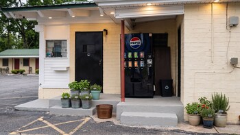 Sunrise Inn Cordele Ga Near I 75,,3 star