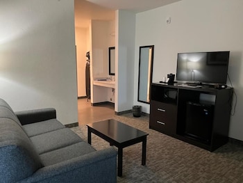 The Grove Inn And Suites,,2 star