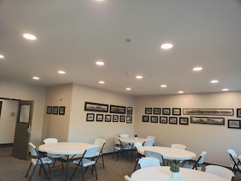the grove inn and suites