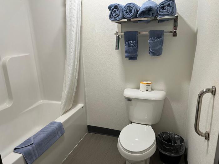the grove inn and suites