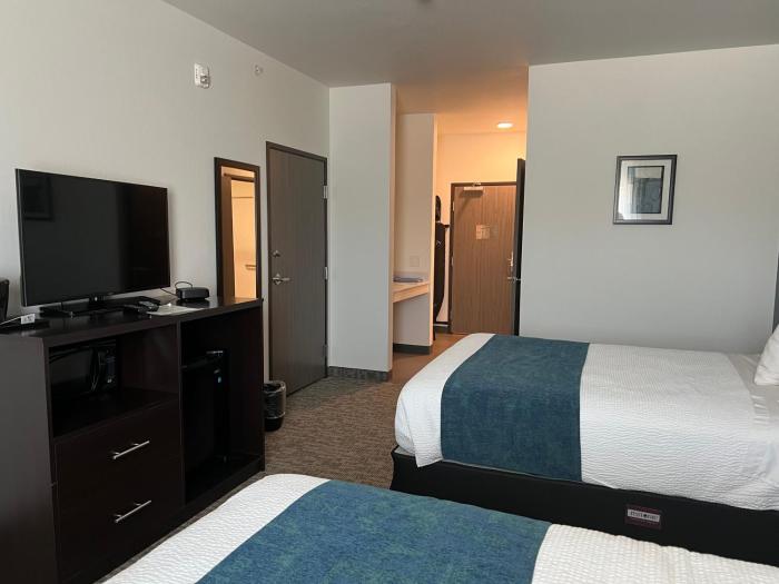 the grove inn and suites