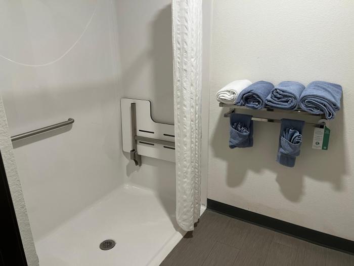 the grove inn and suites