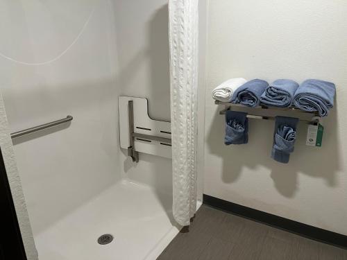 the grove inn and suites