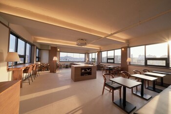 Woryeong Hotel By Newcz,,3 star