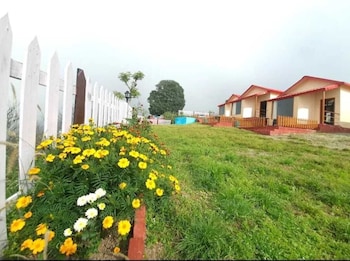 Himaaksh Uttarakhand,,2 star