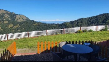 Himaaksh Uttarakhand,,2 star