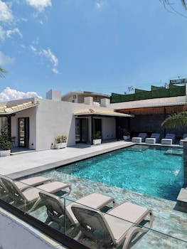 luxury villa oasis