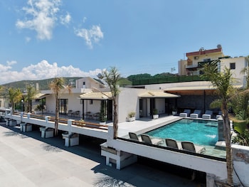 luxury villa oasis