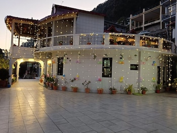 Haya Palace,,2 star