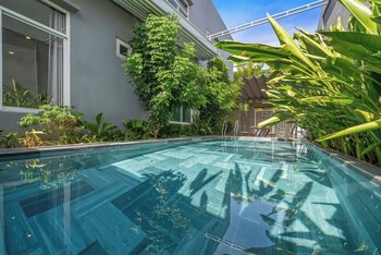 Cam On Beach 4-Bedroom Pool Villa,,4 star