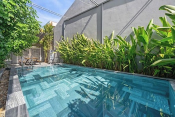Cam On Beach 4-Bedroom Pool Villa,,4 star