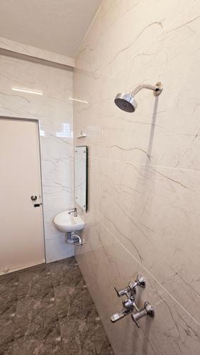 chippy service apartments no 11