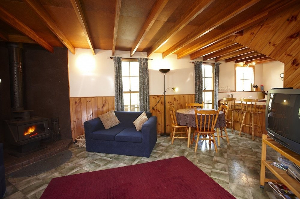 Crayfish Creek Van & Cabin Park,Crayfish Creek>>Boat Harbour,2 star
