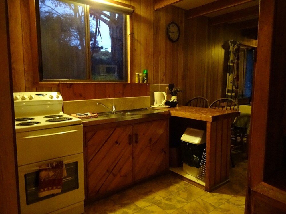 Crayfish Creek Van & Cabin Park,Crayfish Creek>>Boat Harbour,2 star