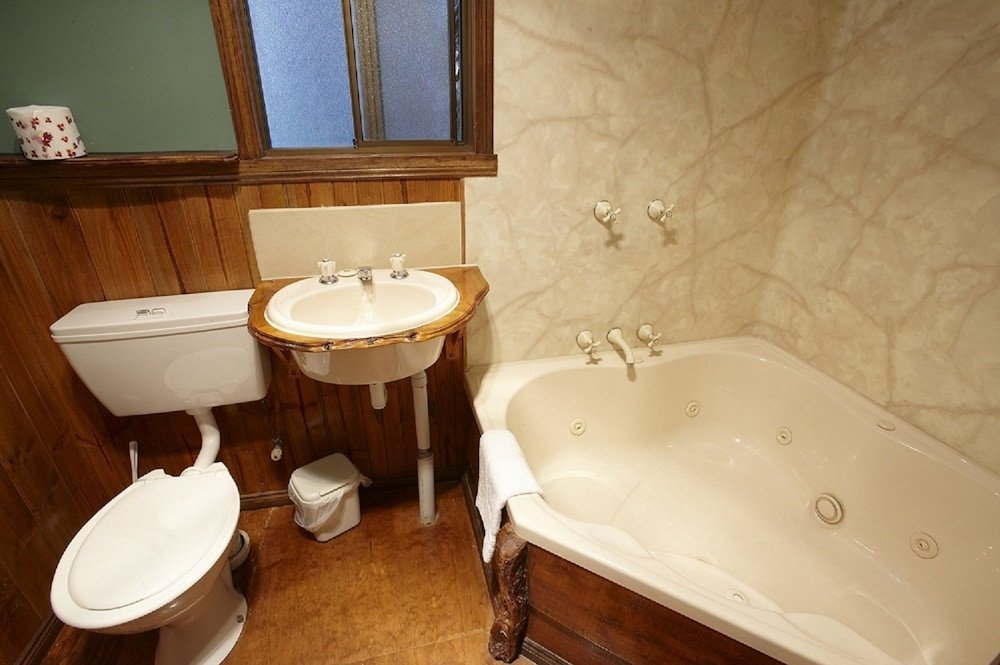 Crayfish Creek Van & Cabin Park,Crayfish Creek>>Boat Harbour,2 star