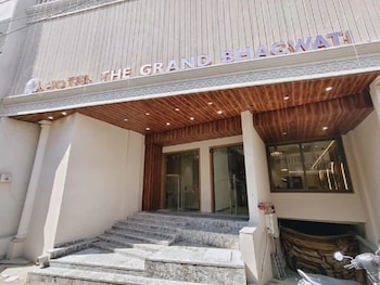 Hotel The Grand Bhagwati,,2 star