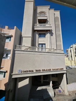 hotel the grand bhagwati