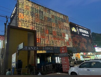 Hotel Avani Grand,,2 star