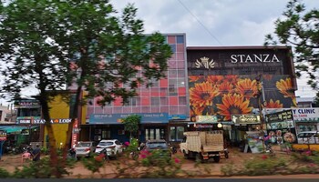 Hotel Avani Grand,,2 star