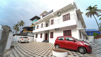 neo stayza hotel trivandrum near padmanabhaswamy temple and trivandrum central railway station
