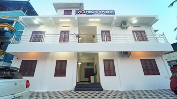 neo stayza hotel trivandrum near padmanabhaswamy temple and trivandrum central railway station