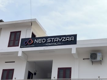 neo stayza hotel trivandrum near padmanabhaswamy temple and trivandrum central railway station
