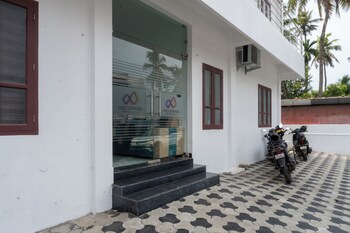neo stayza hotel trivandrum near padmanabhaswamy temple and trivandrum central railway station