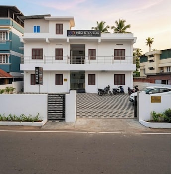neo stayza hotel trivandrum near padmanabhaswamy temple and trivandrum central railway station