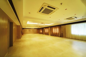 the saffron hotel